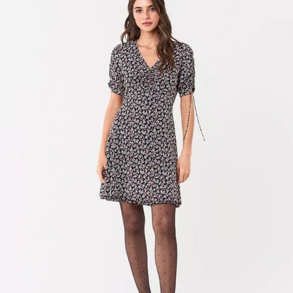 NWT  DVF Jeannie Dress Vines Black size 10